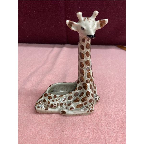 1995 RED WING GIRAFFE PLANTER COMMEMORATIVE