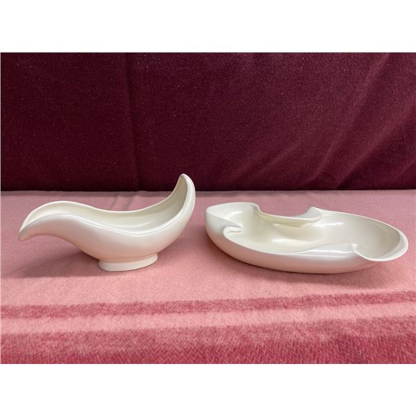 RED WING POTTERY PLANTER SET 1582 AND 1304