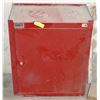 Image 1 : RED LOCKING TOOL SHELF