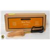 Image 1 : CEDAR SHOE TREES IN BOX