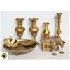 Image 1 : FLAT OF BRASS COLLECTIBLES