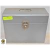 Image 1 : VINTAGE IC METAL BOX