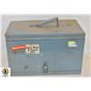 Image 1 : VINTAGE BLACK & DECKER TOOL BOX