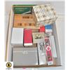 Image 1 : VINTAGE COLLECTIBLES- ASSORTED LOT
