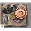 Image 1 : DECORATIVE LOT OF SILVERPLATE/COPPER/BRASS ITEMS