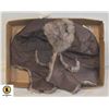 Image 1 : FLAT OF IMAGINE IMPORTS TRAPPERS TUQUES