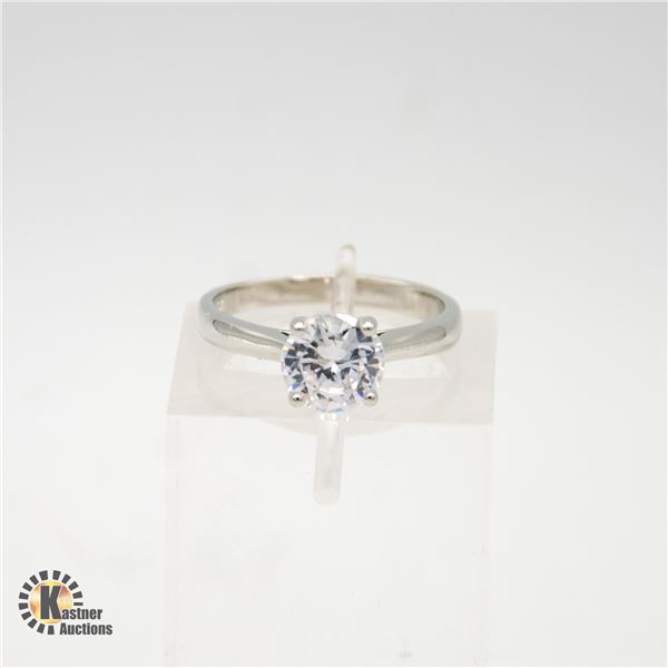 ESTATE LADIES RING STAMPED 18K SIZE 7.5