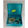 Image 1 : TEAL SATIN BOX FULL OF UNIQUE ESTATE