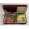 Image 1 : ESTATE RED VELOUR BOX WITH RINGS &
