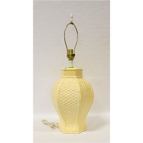 CERAMIC BASKET WEAVE LAMP 3"