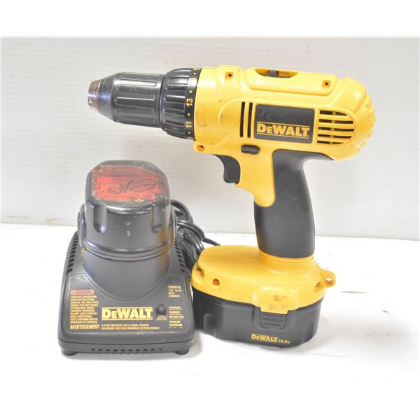 DEWALT 1/2" CORDLESS DRILL 2 BATTERIES & CHARGER