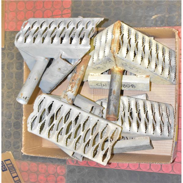 4PCS METAL GRATED WHEEL CHOCK