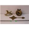 Image 1 : (3) Brass Decorative Items
