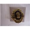 Image 4 : (3) Cameo Jewelry