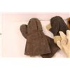 Image 2 : Box of Mitts & Gloves