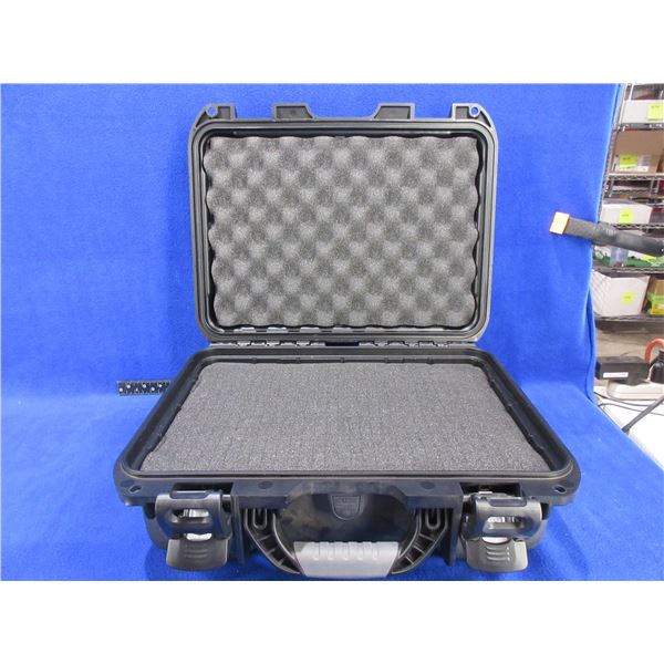 Nanuk 920 Handgun Hard Case - 15" x 10 1/2" x 6.2" Deep