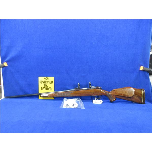 Non-Restricted - Weatherby Mark V in 300 Wby Mag