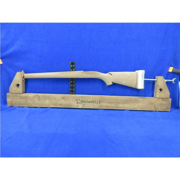 Brownells Checkering Cradle with a Practice Stock - 41 1/2"