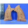 Image 2 : S&W K-Frame Square Butt Wood Grips with Screw