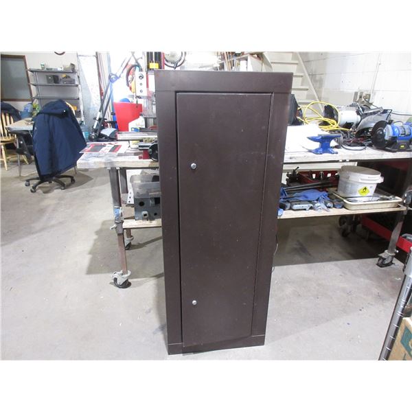 Condor Manufacturing Inc. 10 Gun Safe with Shelves