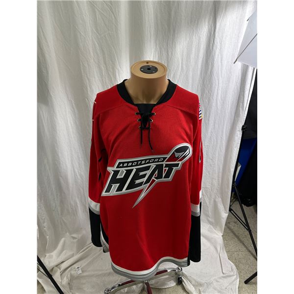 Abbotsford Heat Signed Hockey Jersey. Size XL w/Tags