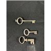 Image 2 : 3 Vintage Keys