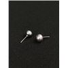 Image 3 : 2 Pairs Of Silver Gray Pearl Earrings (1 Pair Real, 1 Pair Faux)