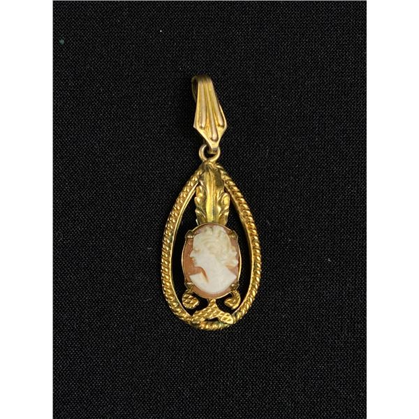 Very Pretty Art Deco Cameo Pendant, 1930's