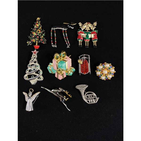Lot Of Misc Christmas Brooches