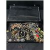 Image 2 : Vintage Tray Lot Of Jewelry