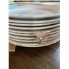 Image 2 : Oneida Large Dinner Plates Lot of 10