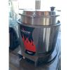 Image 1 : Vollrath Cayenne Soup Warmer with Lid