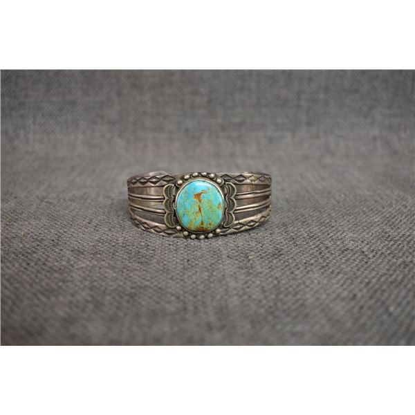 NAVAJO INDIAN SILVER AND TURQUOIS BRACELET