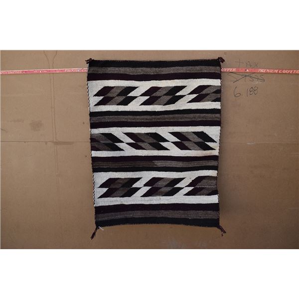 NAVAJO INDIAN TEXTILE