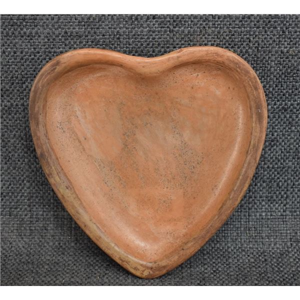 HOPI INDIAN POTTERY HEART PLATE BY CHRISTINE NAHSONHOYA