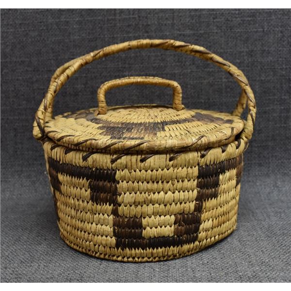 PAPAGO INDIAN LIDDED BASKET