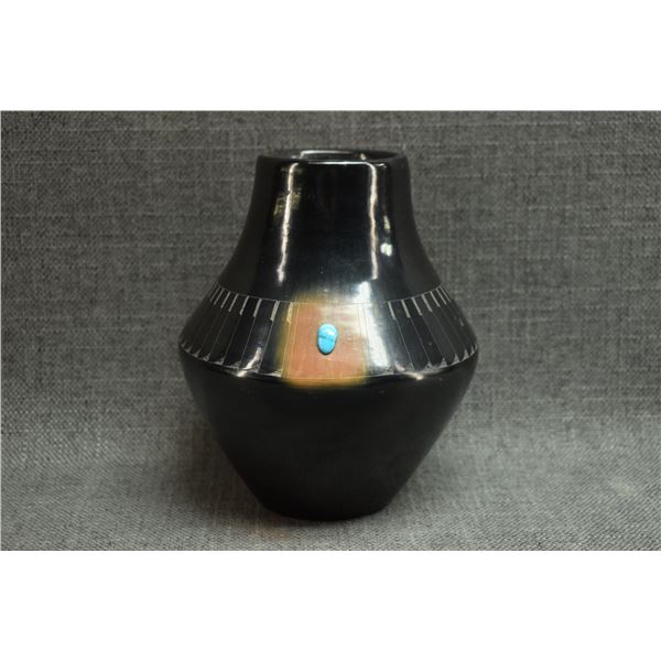 SAN ILDEFONSO INDIAN POTTERY VASE BY JUAN TAFOYA
