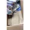 Image 8 : NEW CAR MATS FIT 2022 F 450 AND BOX OF SHOP RAGS