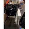 Image 2 : HOCKEY STICKS, PADS, ROLLER SKATES