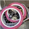 Image 2 : TOTE OF WHEELS
