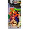 Image 2 : 2 TOTES OF SUMMER FUN - WATER GUNS INFLATEABLES, BALLS
