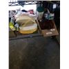 Image 1 : 2 BOXES OF STARBUCKS JAR, THERMOSES AND MORE