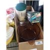 Image 2 : 2 BOXES OF STARBUCKS JAR, THERMOSES AND MORE