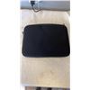 Image 2 : 2 NEW LAPTOP SLEEVE AND 4 LAPTOP/TABLET CASES