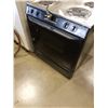 Image 2 : MAGIC CHEF ELECTRIC RANGE WORKING