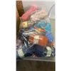 Image 2 : LOT OF YARN AND BOX OF FABRIC
