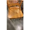 Image 2 : 4 PRESSBACK CHAIRS