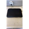 Image 2 : NEW LAPTOP SLEEVE AND 4 LAPTOP/TABLET CASES