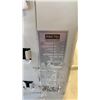 Image 8 : FATCO 5000 BTU WINDOW AIR CONDITIONER WORKING WITH SLOW COOKER