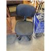 Image 2 : SHOPPING CART AND STENO CHAIR